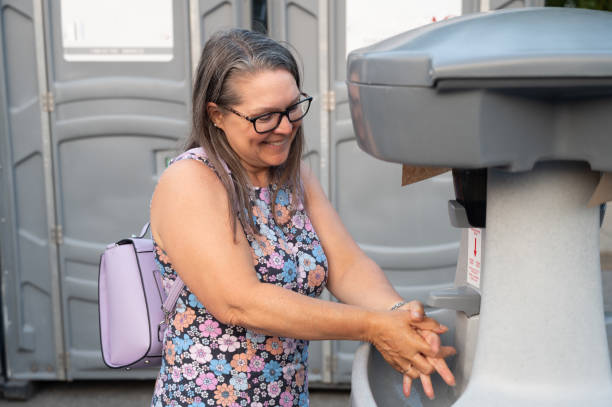 Best Porta potty delivery and setup  in Roslyn Heights, NY